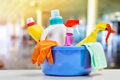 End-of-tenancy deep cleaning in a Kensington apartment