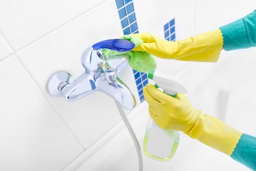 Post-build cleaning of windows and surfaces in a Kensington property